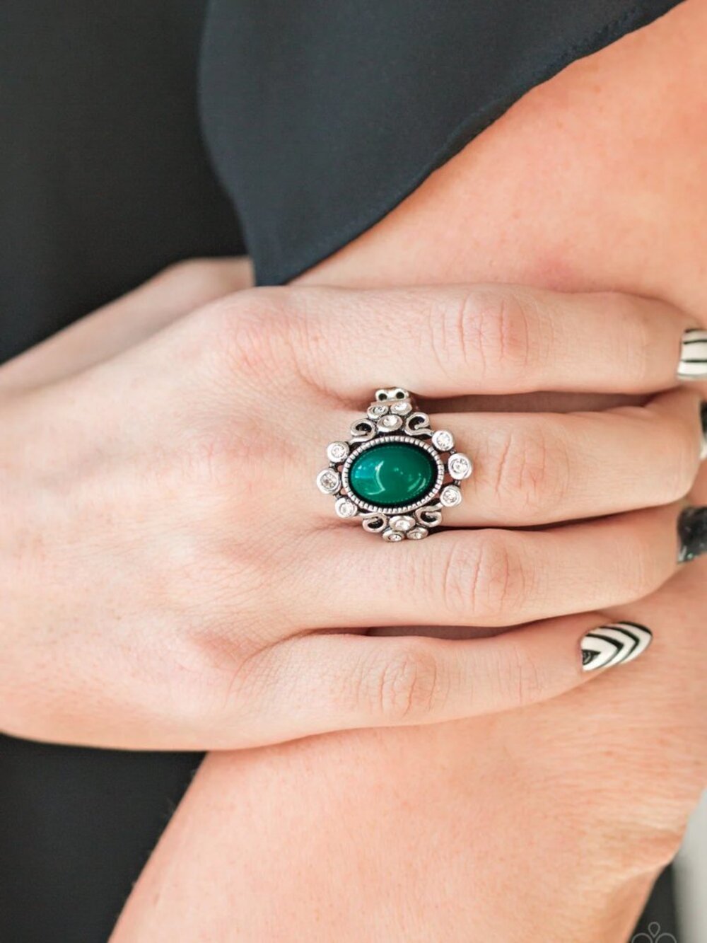 Paparazzi Jewelry Accessories - Noticeably Notable - Green Ring - Vintage